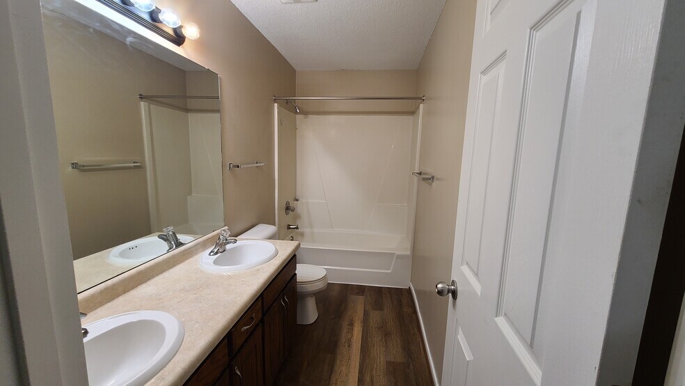 Building Photo - 1497 4th St W