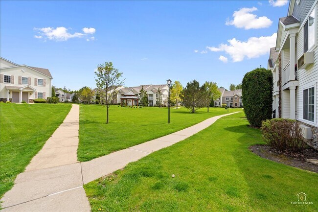 Building Photo - 1515 Silverstone Dr