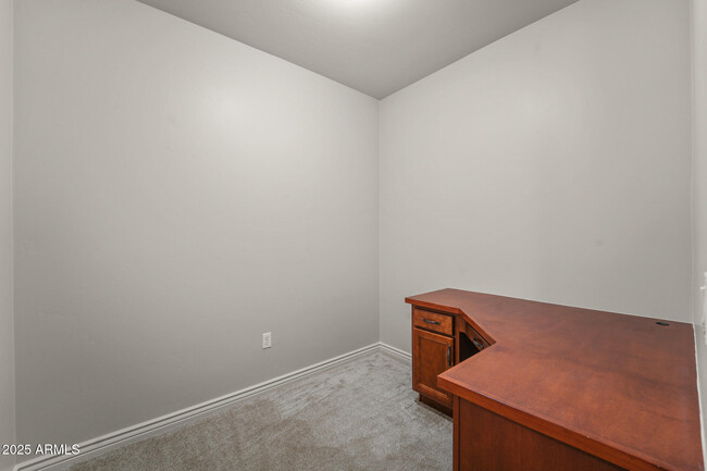 Building Photo - 5350 E Deer Valley Dr