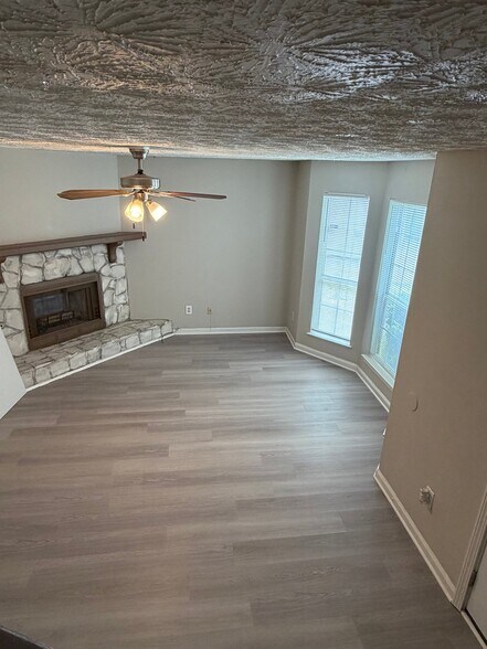 Building Photo - 3690 Stephanie Ct