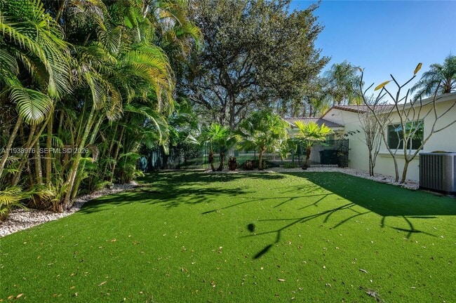 Building Photo - 5626 SW 69th Ave