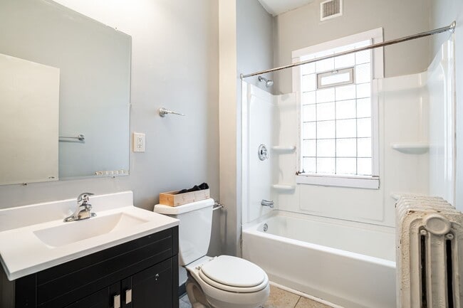 Building Photo - 2943 N Maryland Ave