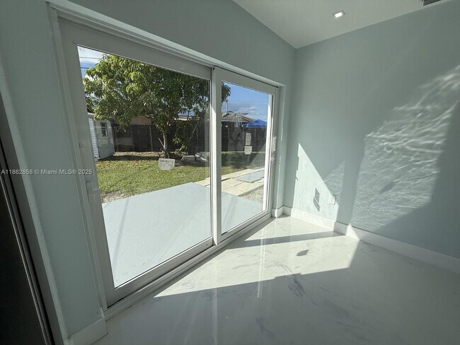 Building Photo - 11805 SW 185th St