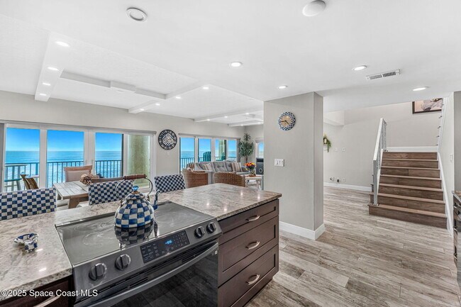 Building Photo - 995 N Hwy A1A