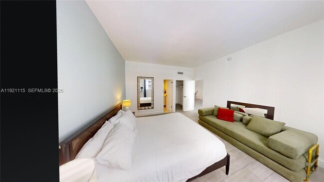 Building Photo - 4001 S Ocean Dr