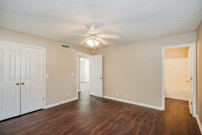 Building Photo - 2919 Weybridge Dr