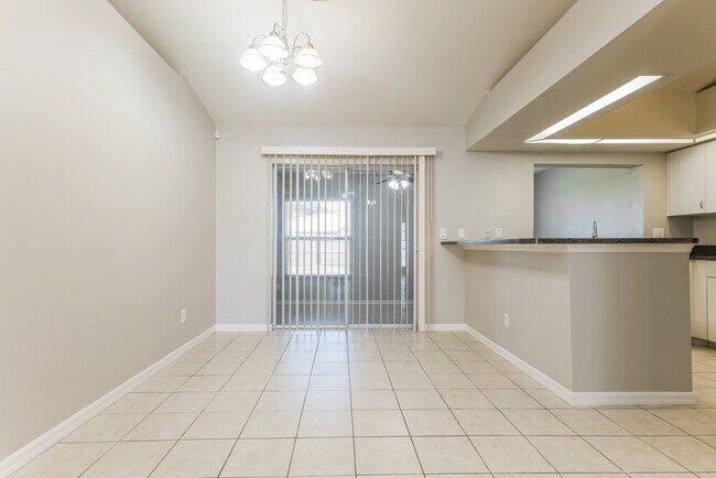 Building Photo - 16 NE 20th Ct