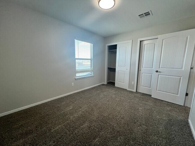 Building Photo - Stunning East Side Home