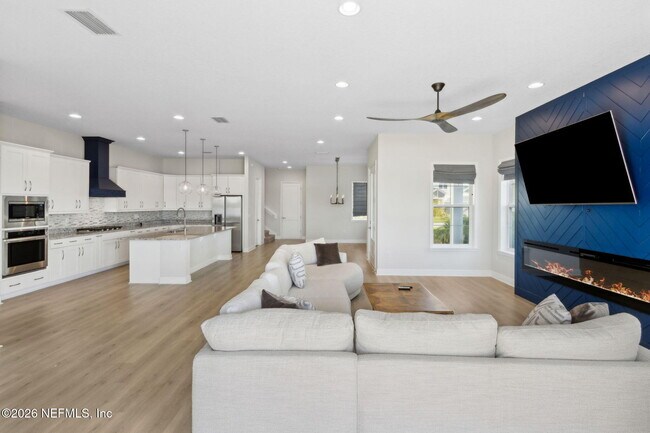 Building Photo - 401 Marquesa Cir
