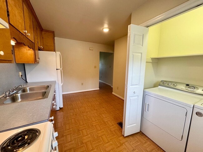 Building Photo - Location, Community, & Quality Living. It Starts Here in this 2 Bedroom Duplex!