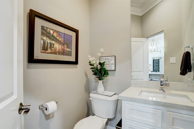 Building Photo - 6310 Taggart St