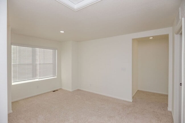 Building Photo - Spacious 4-Bedroom Home with 3-Car Garage & Walk-Out Basement | Prime Living Opportunity