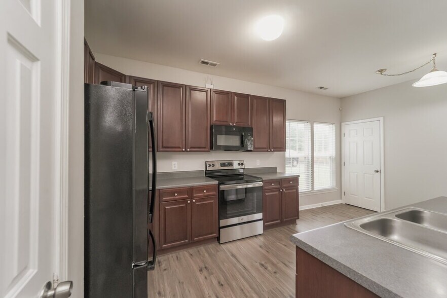 Building Photo - 5049 Prosperity Ridge Rd