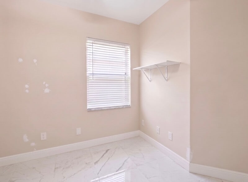 Building Photo - 355 Springdale Dr