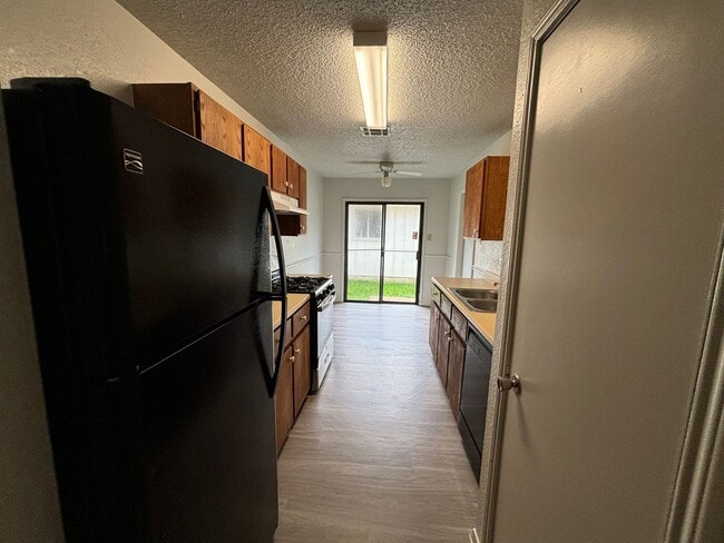 Building Photo - 3/2 in the Heart of North Austin!