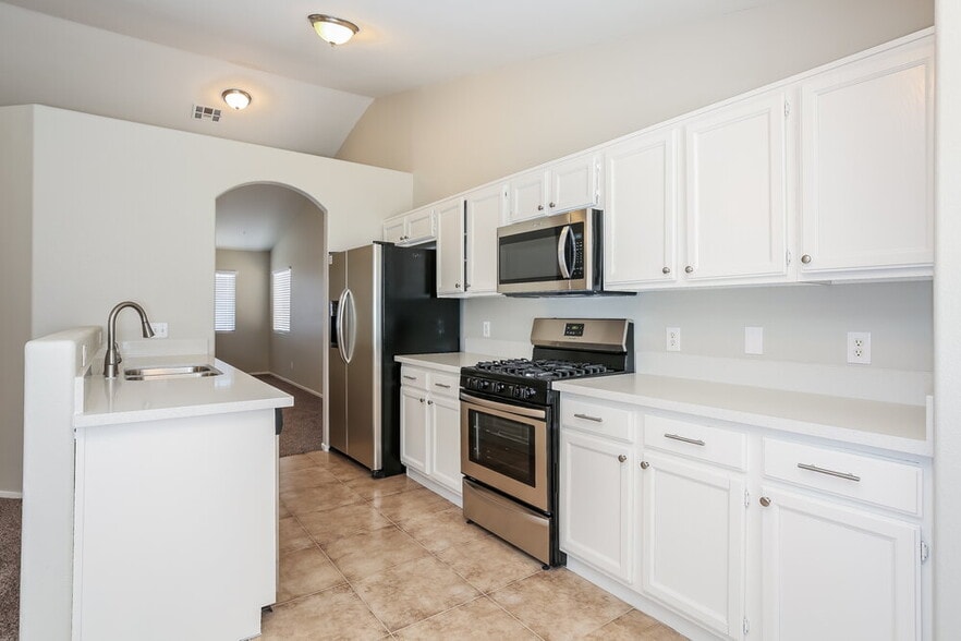 Building Photo - 3742 St Peter Ct