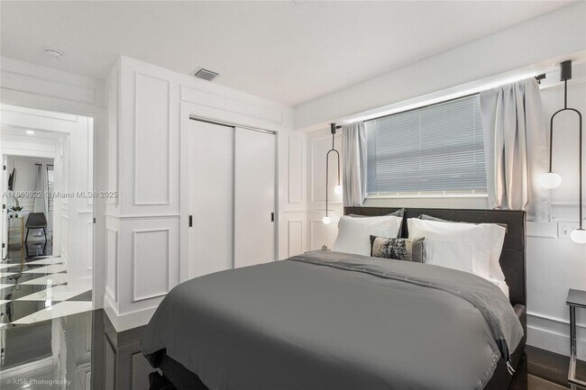 Building Photo - 919 NW 49th St