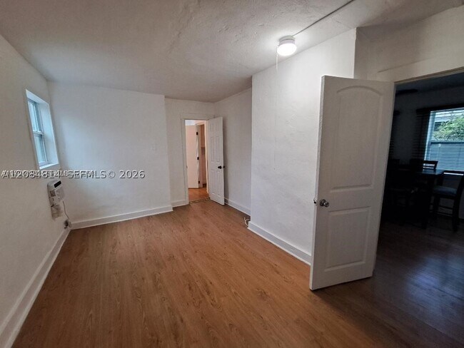 Building Photo - 217 Southridge Rd