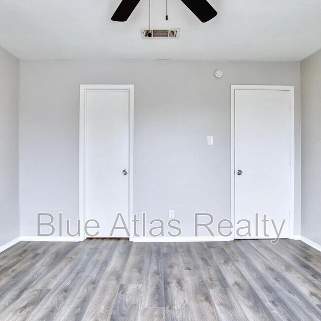 Building Photo - 2302 Indigo Ln
