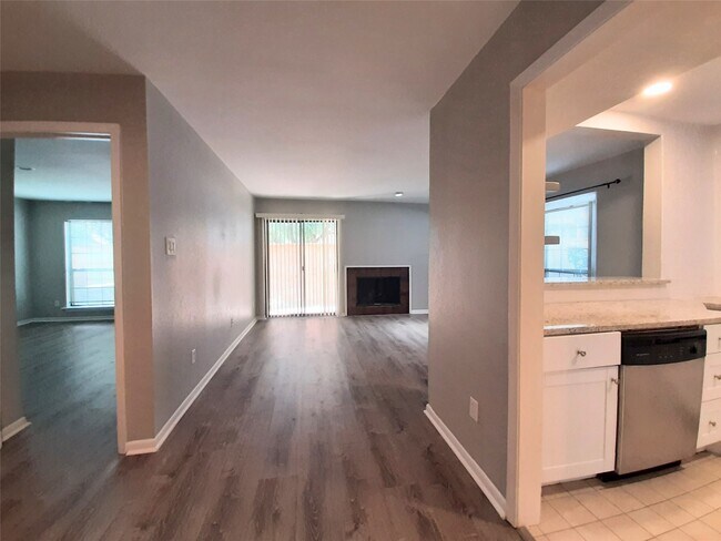 Building Photo - 767 Bering Dr
