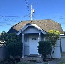 Building Photo - Stand-alone 1BR Home | W/D | Prime North E...