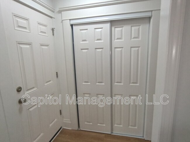 Building Photo - 1120 N Chestnut St