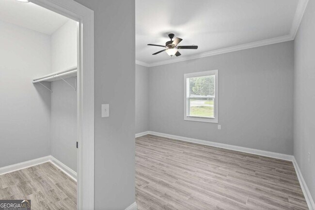 Building Photo - 1275 Riverside Rd