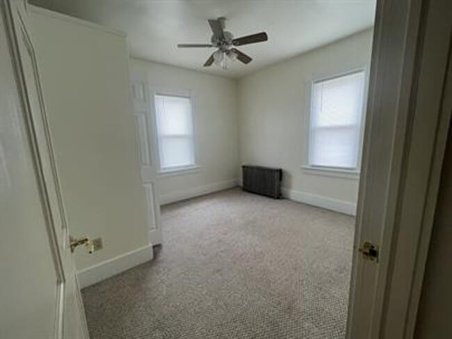 Building Photo - 207 Sycamore St