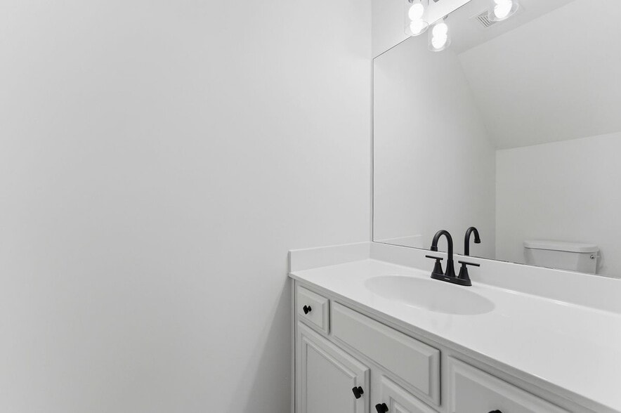 Building Photo - 585 McWilliams Rd SE