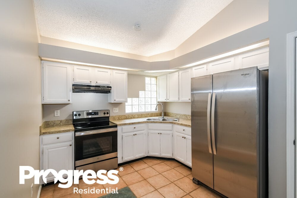 Building Photo - 10725 Meadowlea Dr