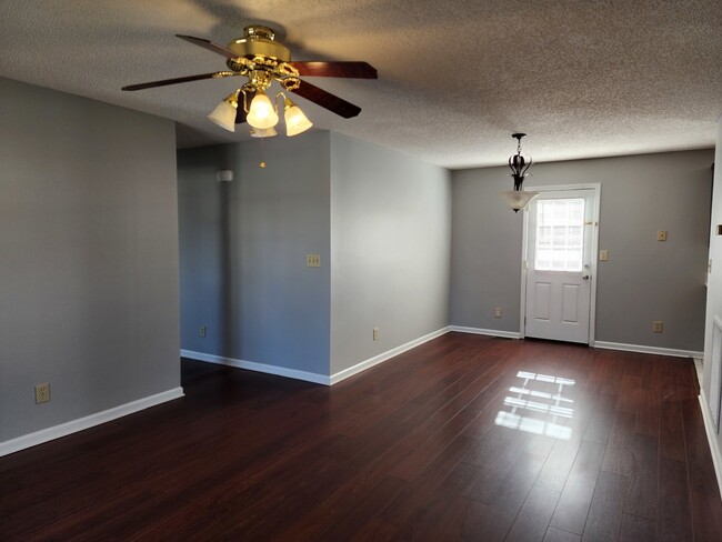 Building Photo - 3264 N Senseney Cir