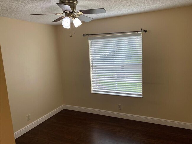 Building Photo - 767 Stanton Dr