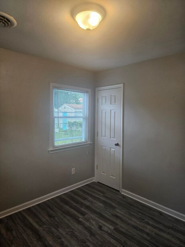 Building Photo - 1489 Morgan Dr