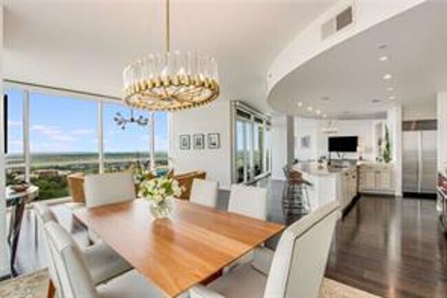 Building Photo - Furnished Luxury Buckhead Condo - Walk to EVERYTHING