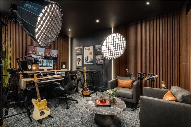 Building Photo - 5127 W Tyson Ave