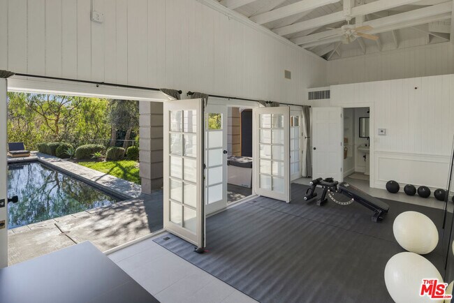 Building Photo - 28600 Pacific Coast Hwy