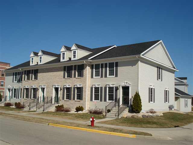 Building Photo - 2533 Leopold Way