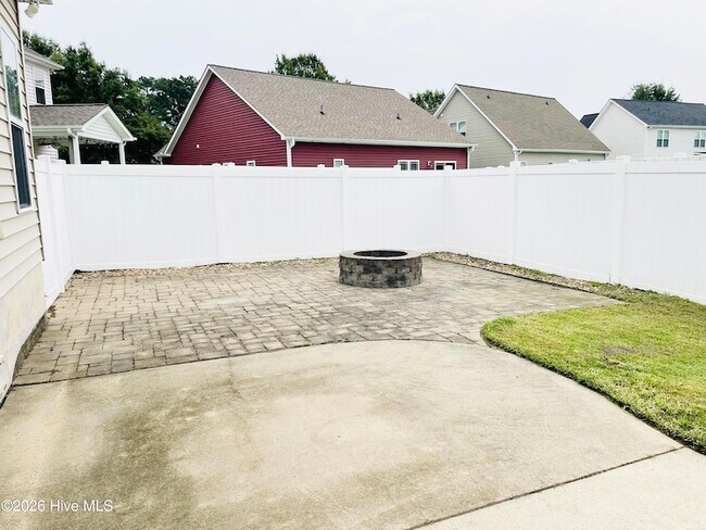 Building Photo - 2208 Tulls Cove Rd