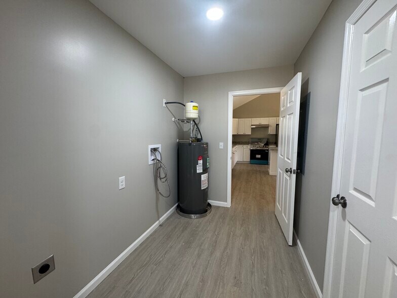 Building Photo - 376 Silver Run Rd