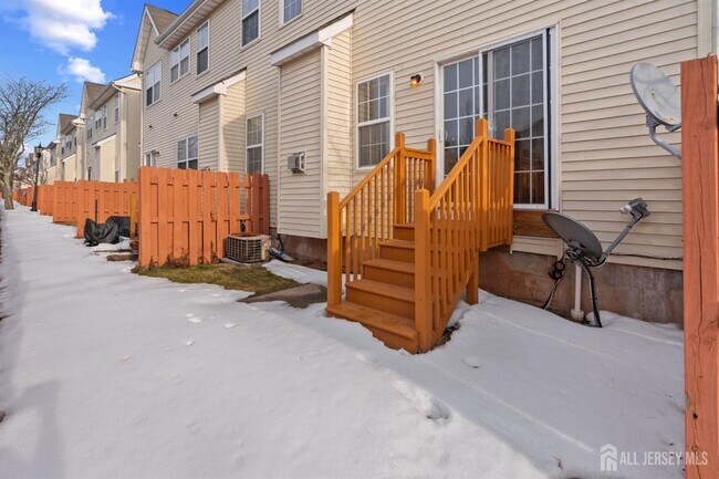 Building Photo - 802 Margaret Ct