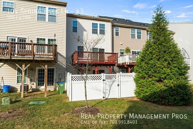 Building Photo - 104 Spring Park Ln