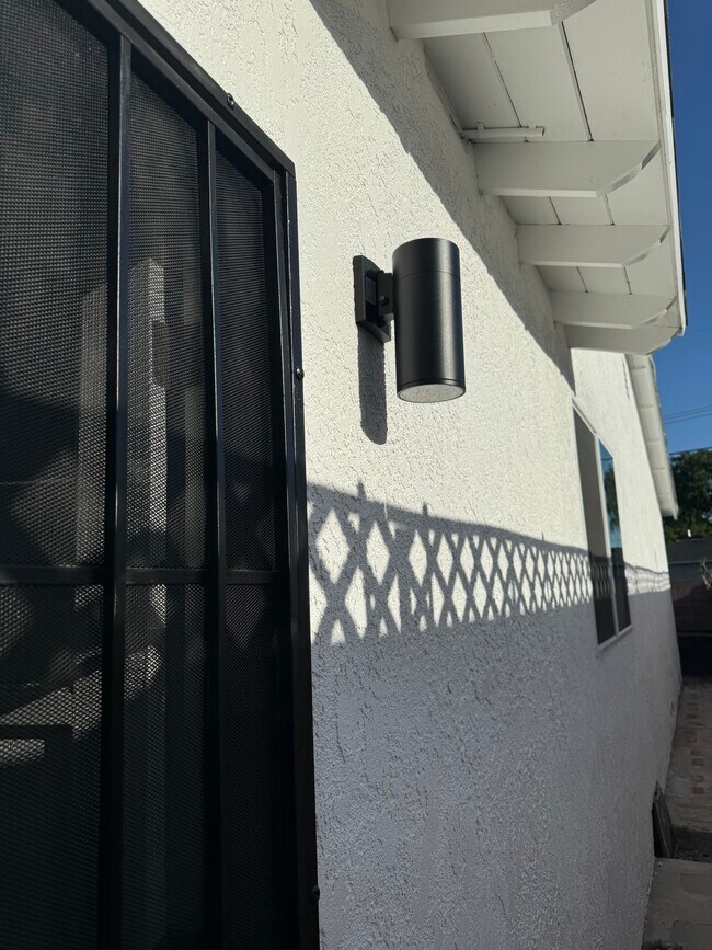 Building Photo - 3536 West Ave