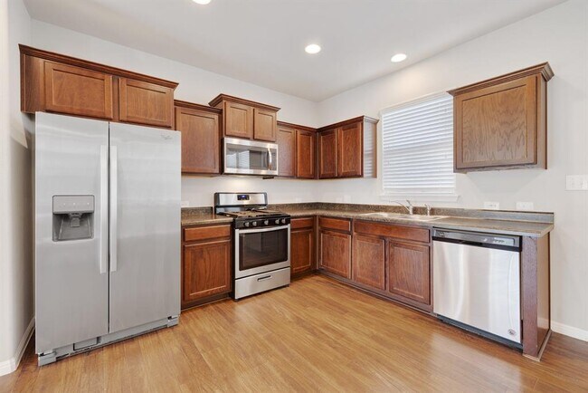 Building Photo - 429 Cinnamon Teal Ln