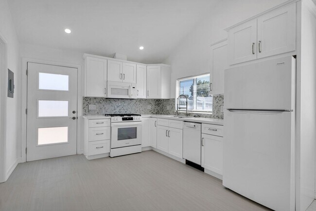 Primary Photo - Brand-New Studio Guest House with Modern C...