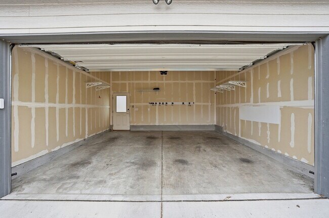 Building Photo - $3,940.95 - 3 Bed, 2.5 Bath Townhome In Denver with Central AC and Outdoor Space!