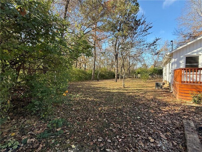 Building Photo - 325 S Washington Ave