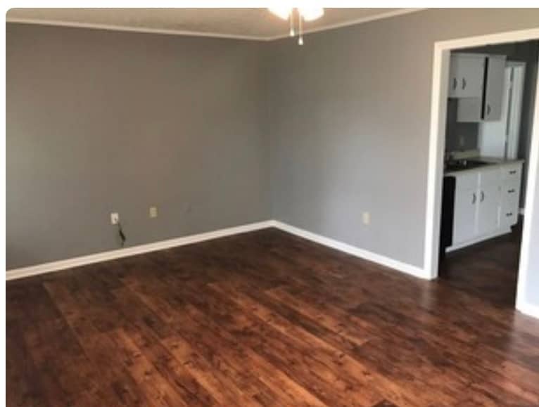 Den - 1527 Kenton St