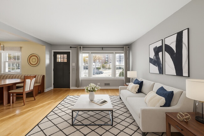 Building Photo - 7432 W Ainslie St