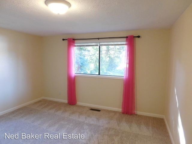 Building Photo - 3 br, 2 bath House - 3678 Silverstone Dr NE