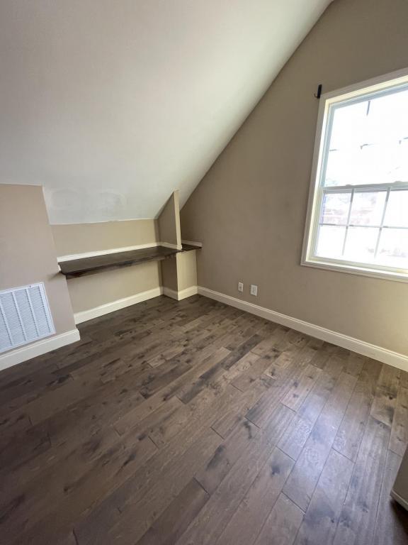Building Photo - 1570 Gray Hill Ct